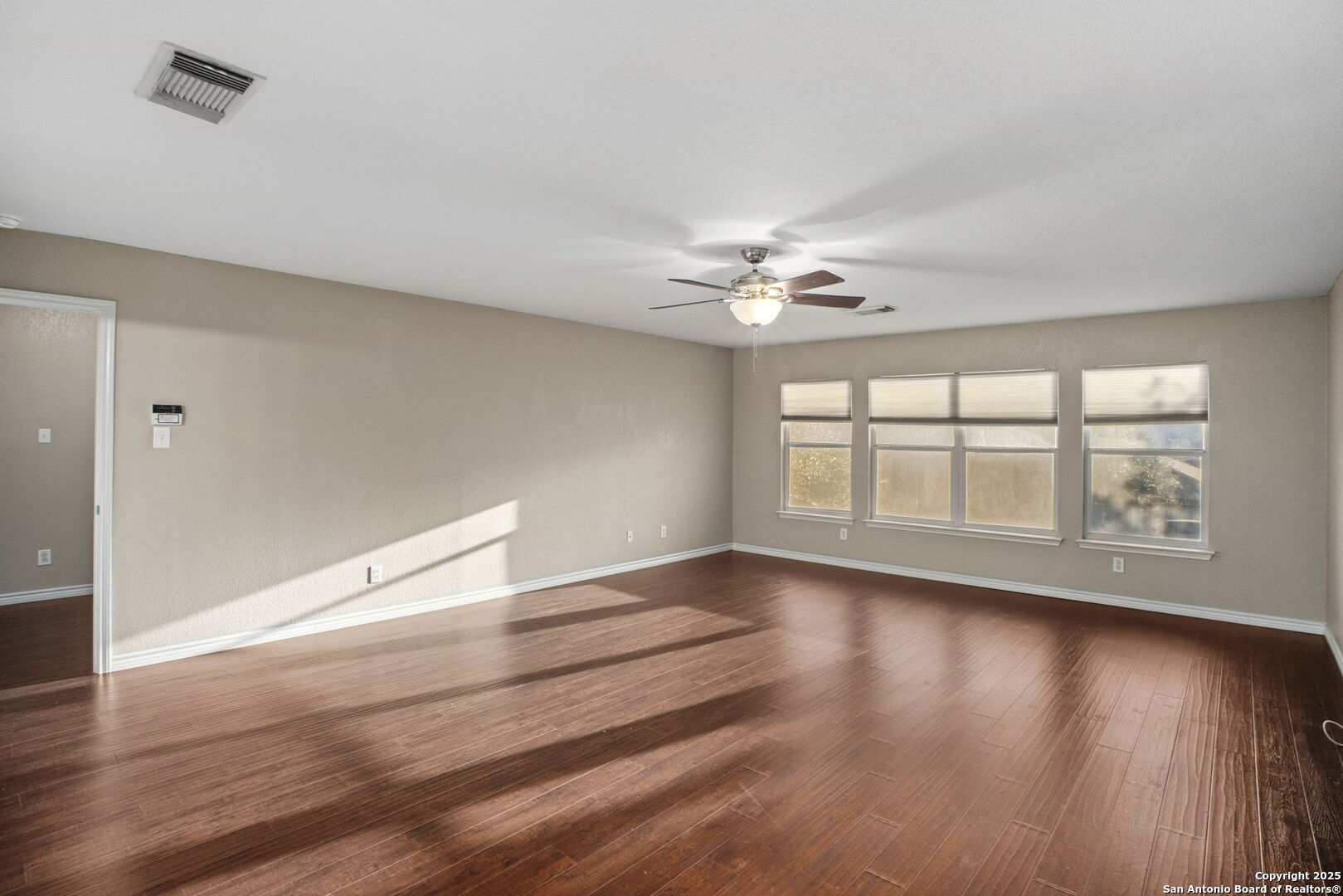 property viewer photo 22