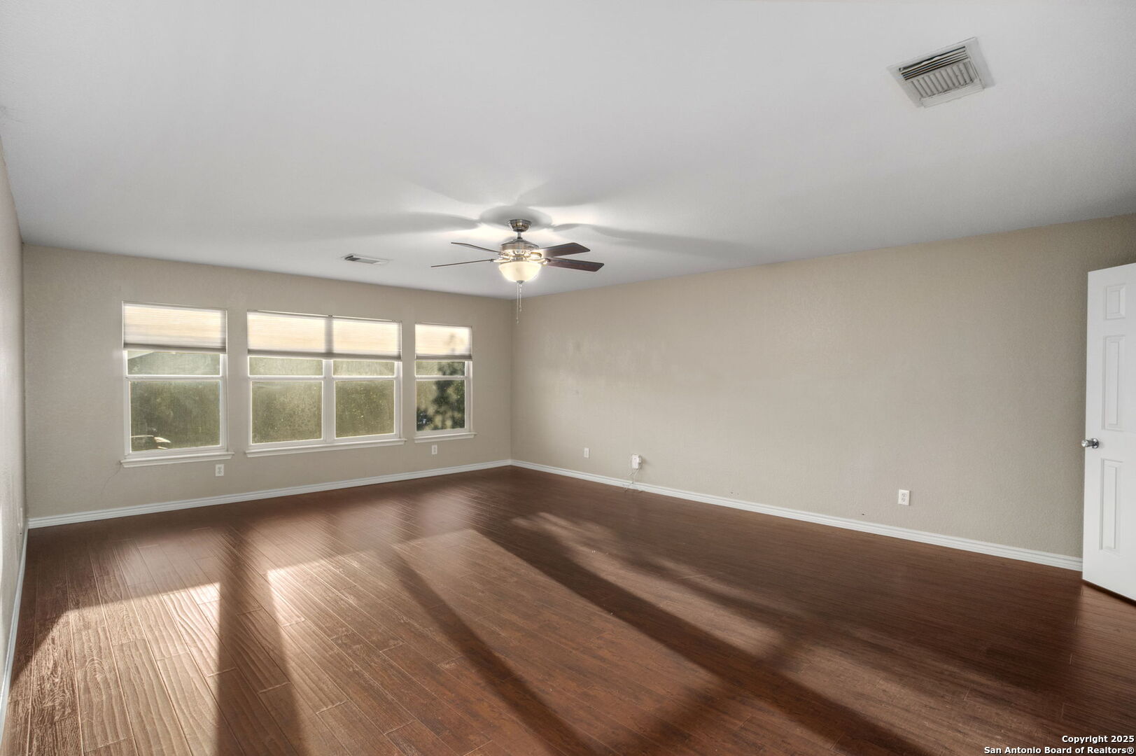 property viewer photo 24