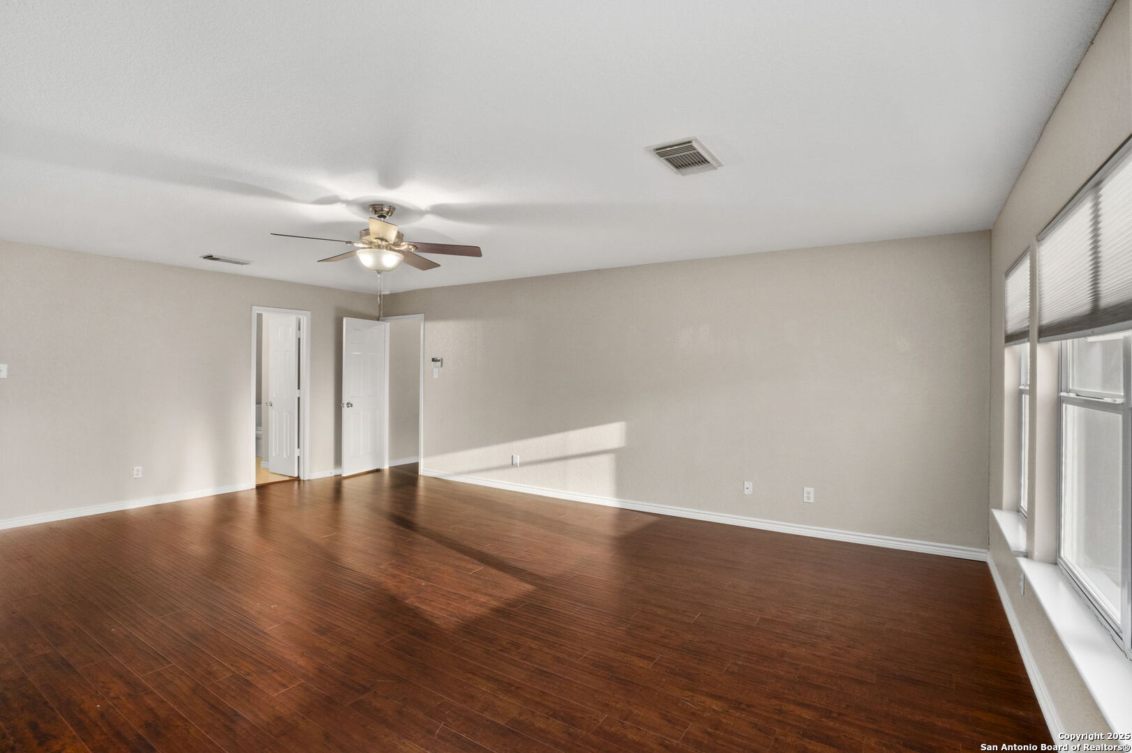 property viewer photo 25