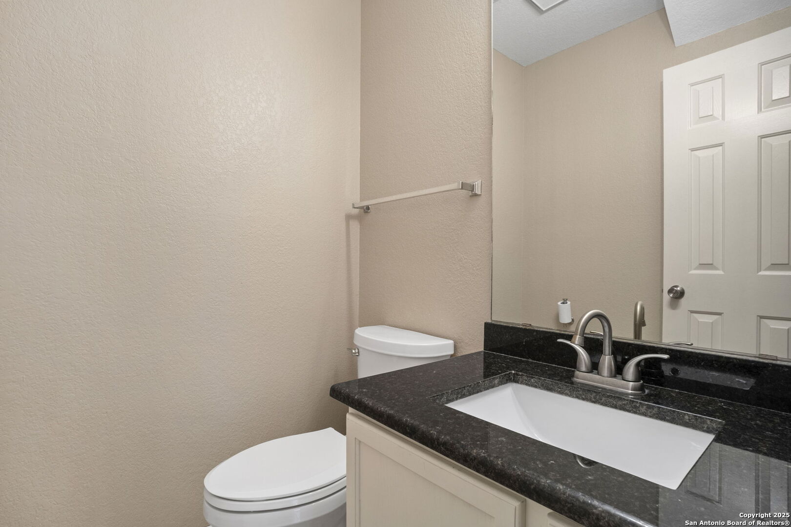 property viewer photo 26