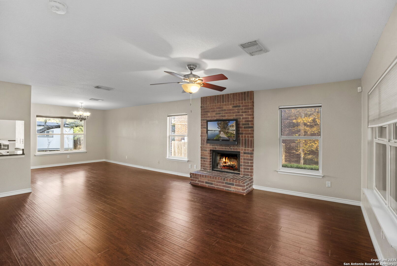 property viewer photo 5