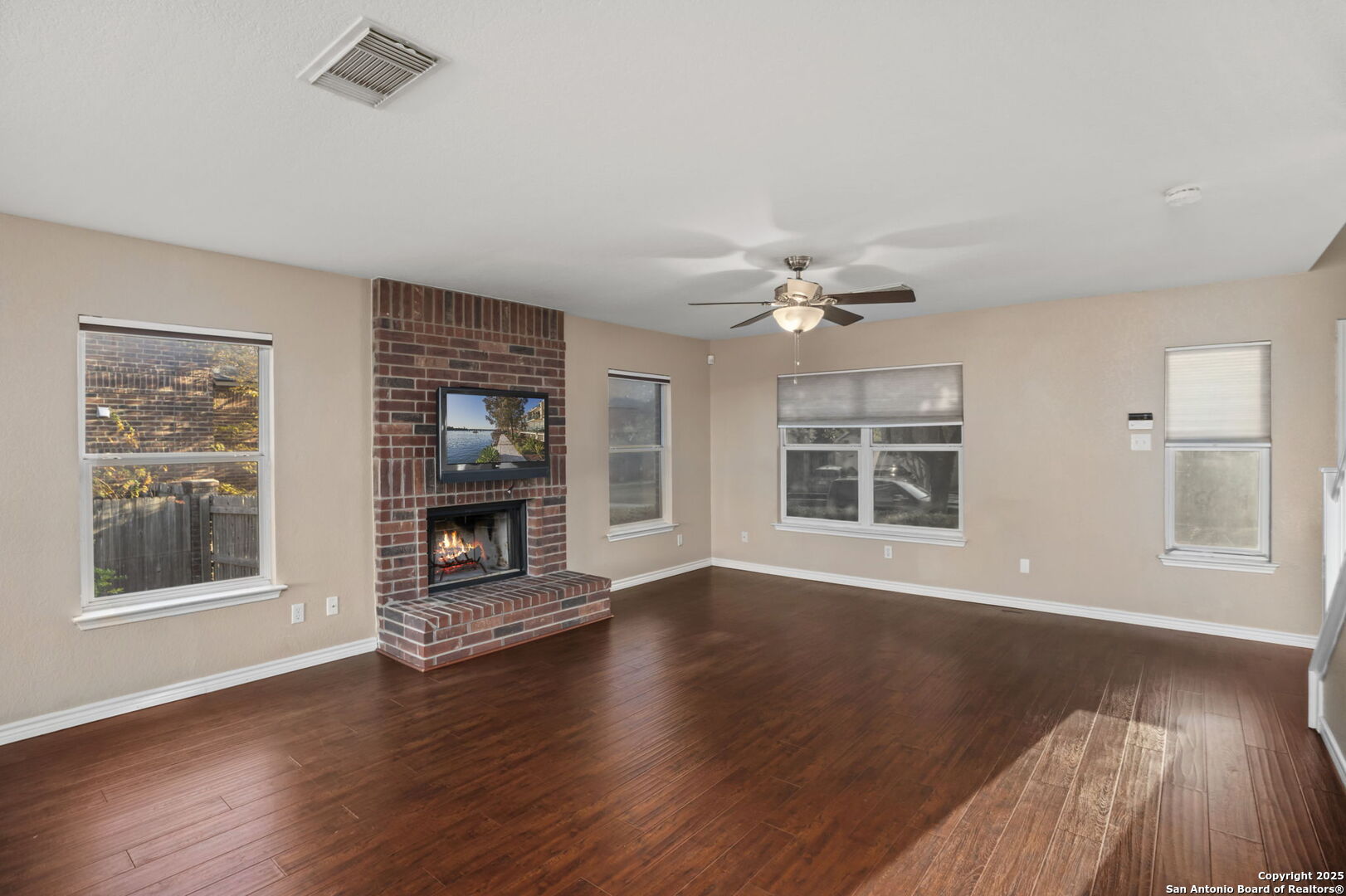 property viewer photo 9