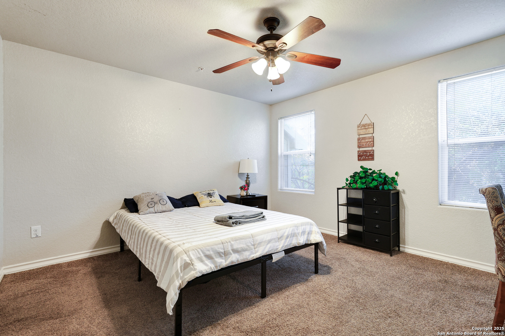 property viewer photo 10