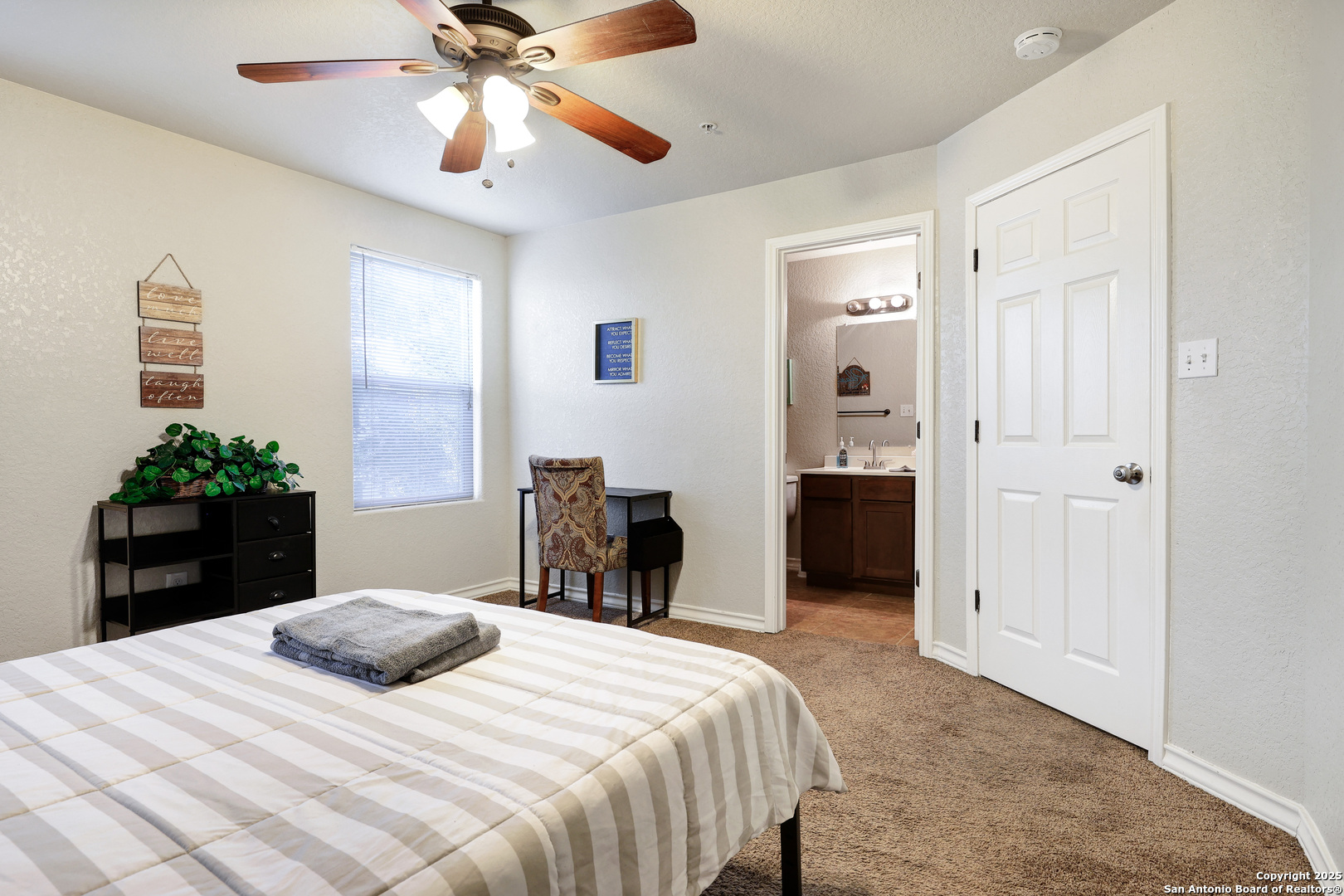 property viewer photo 11