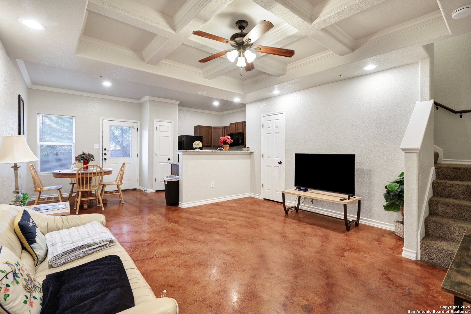 property viewer photo 3