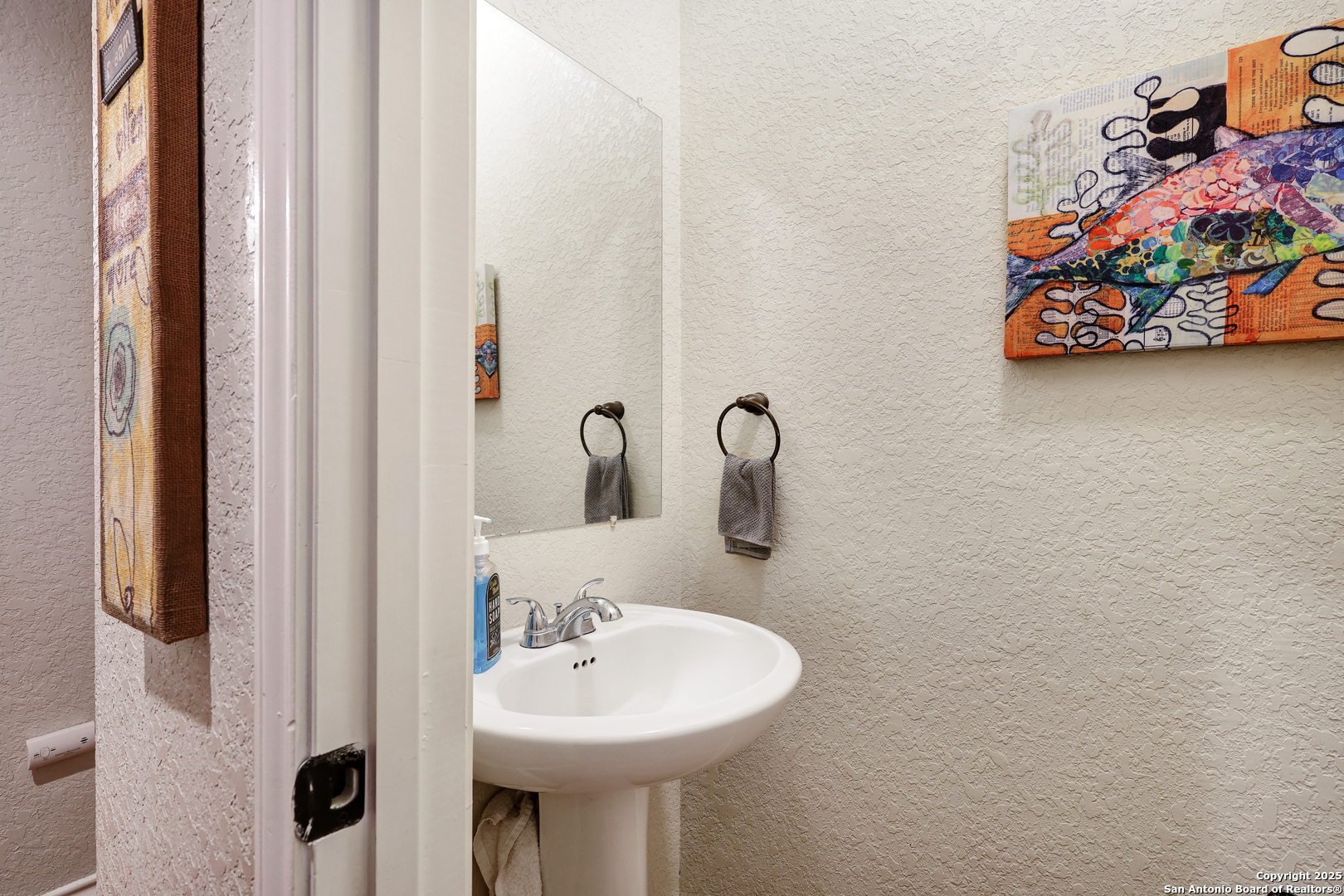 property viewer photo 9