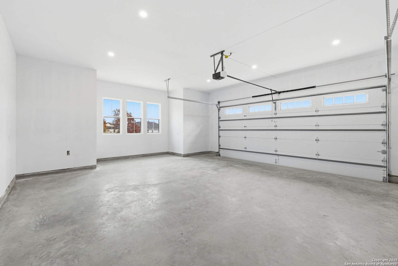 main property photo 50