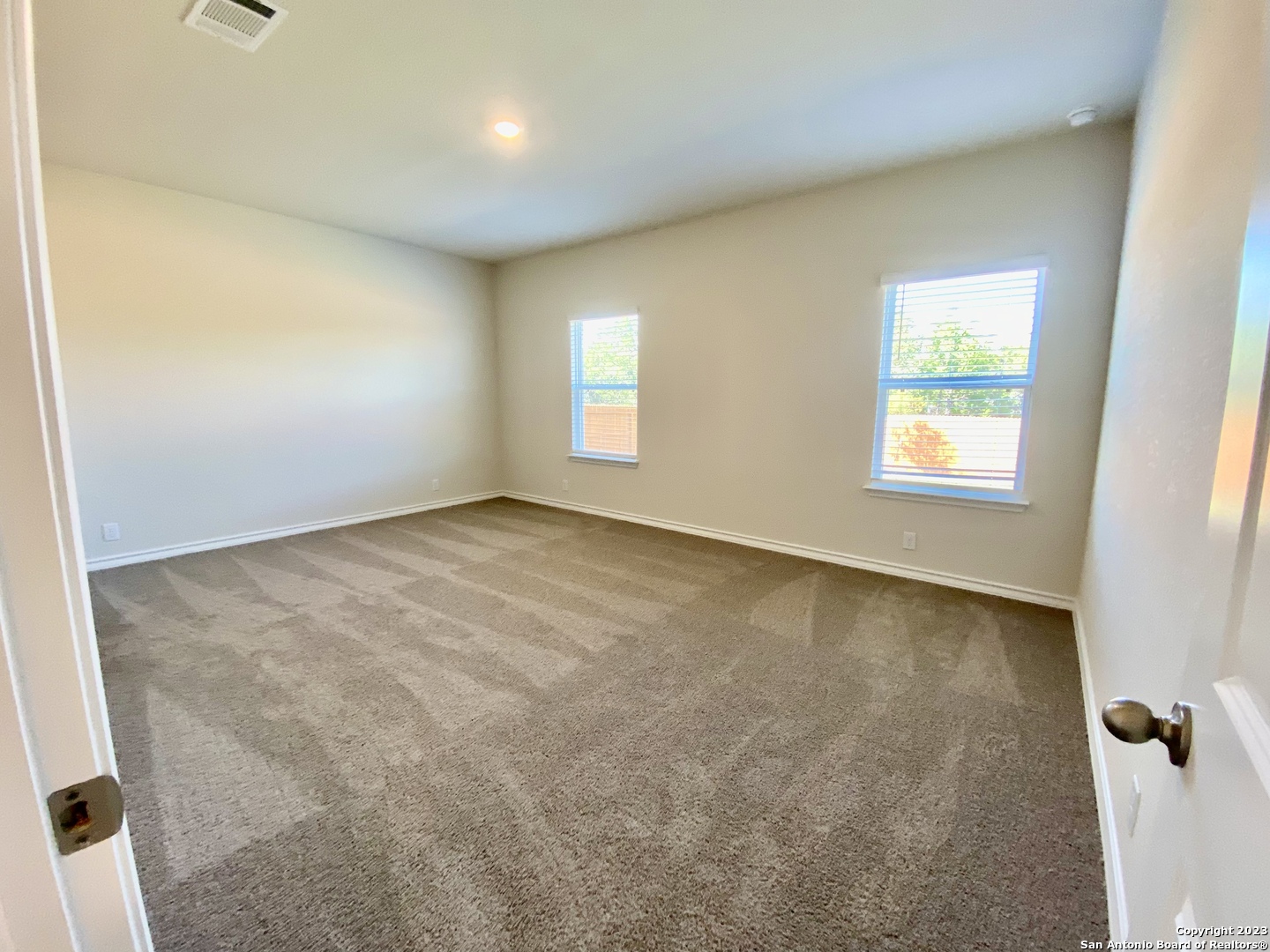 property viewer photo 15