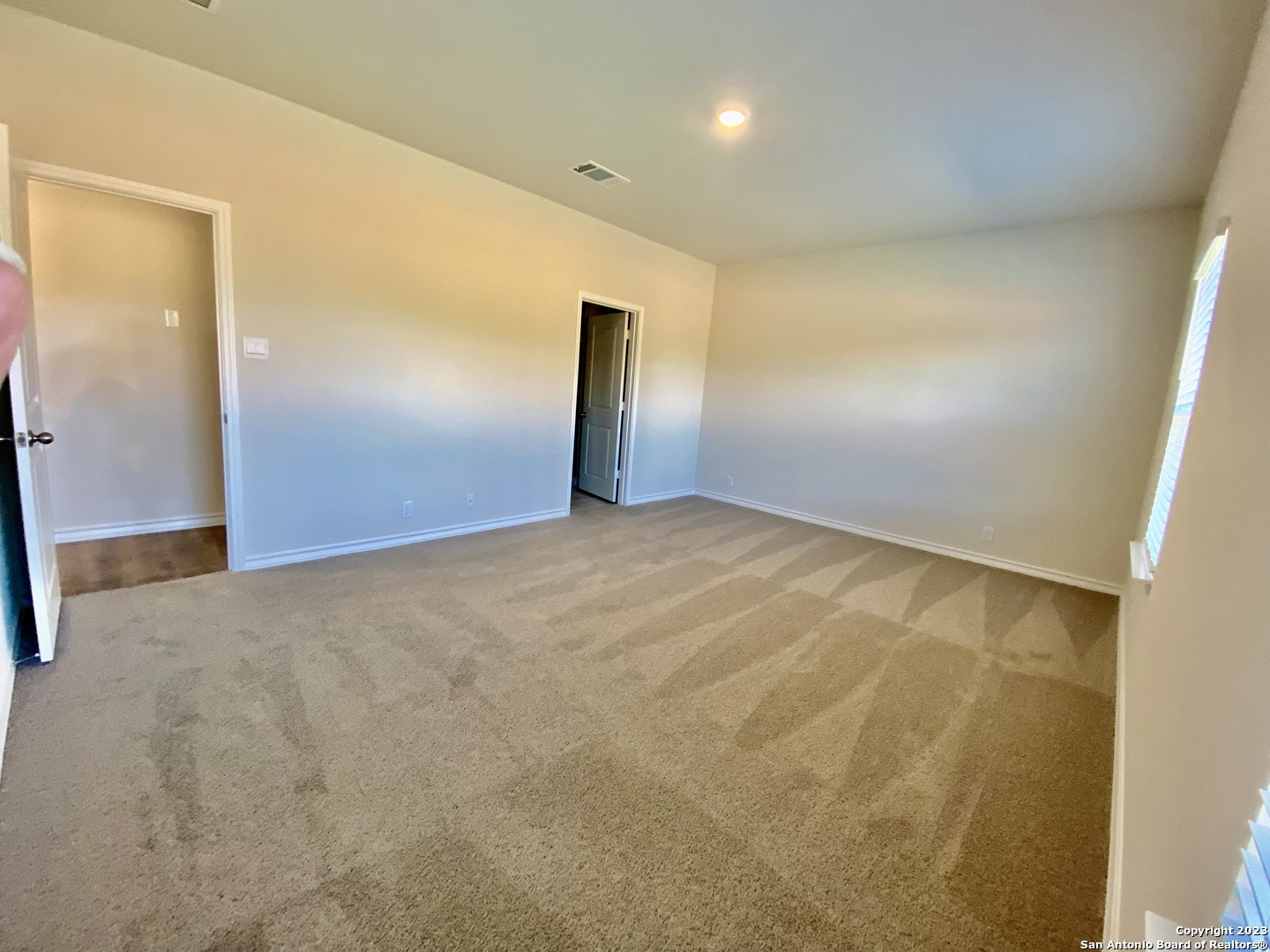 property viewer photo 16