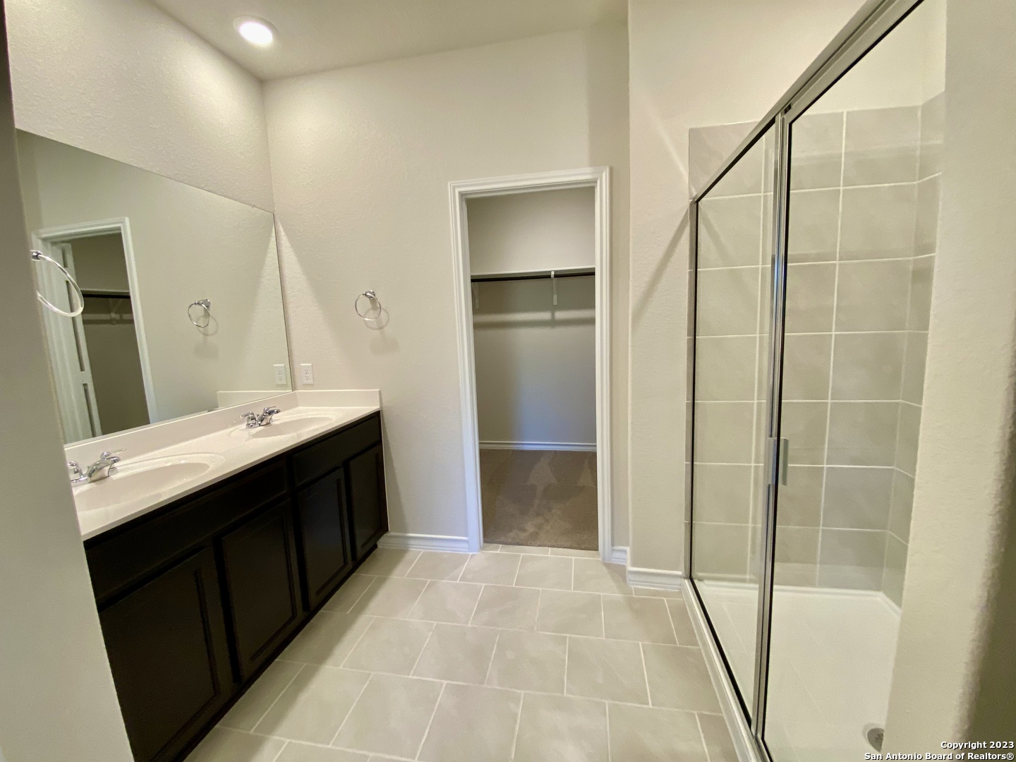 property viewer photo 18
