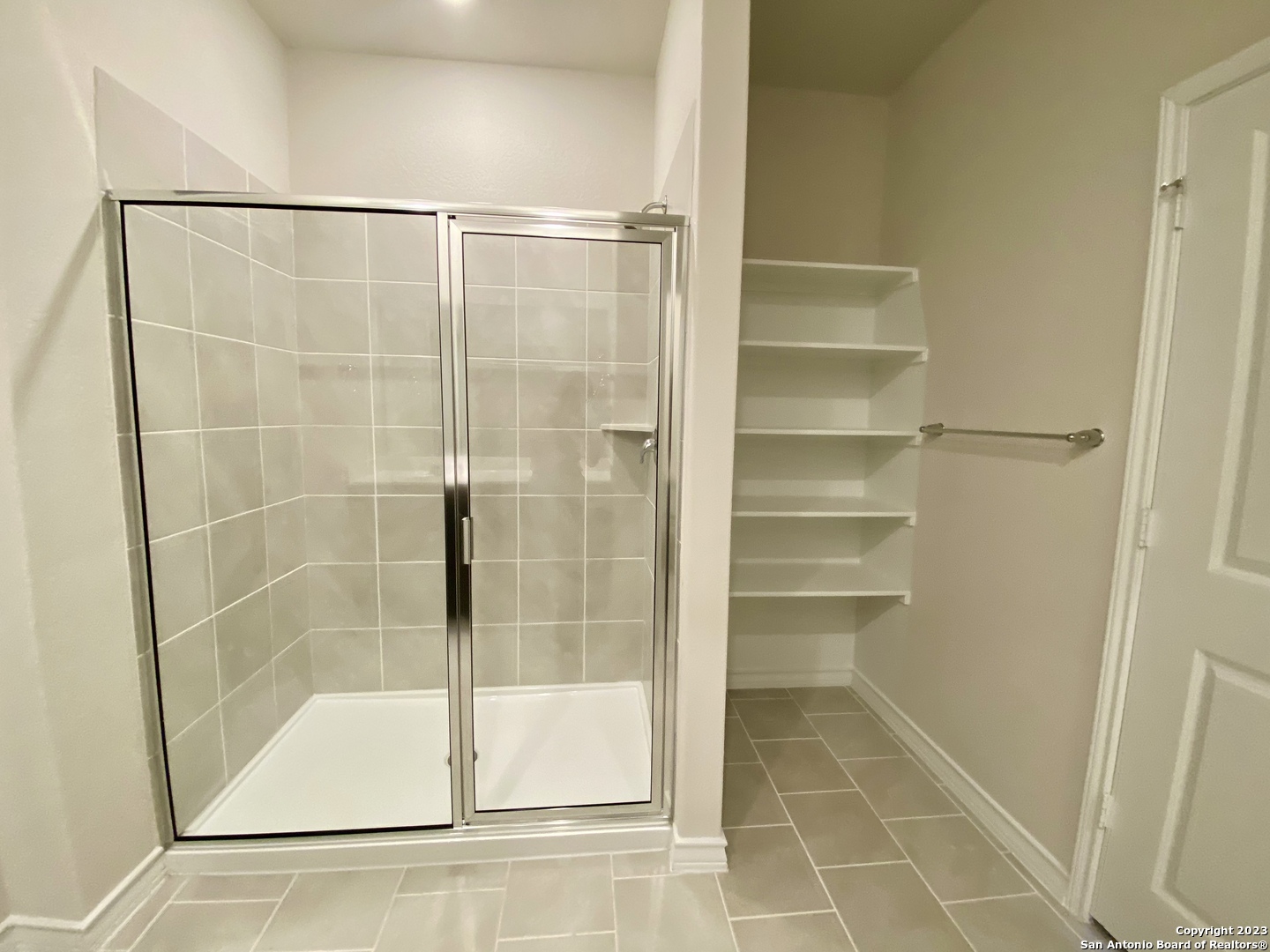 property viewer photo 19