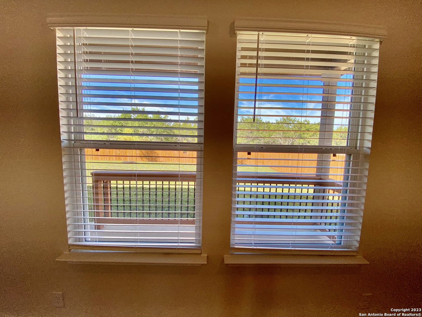 property viewer photo 24