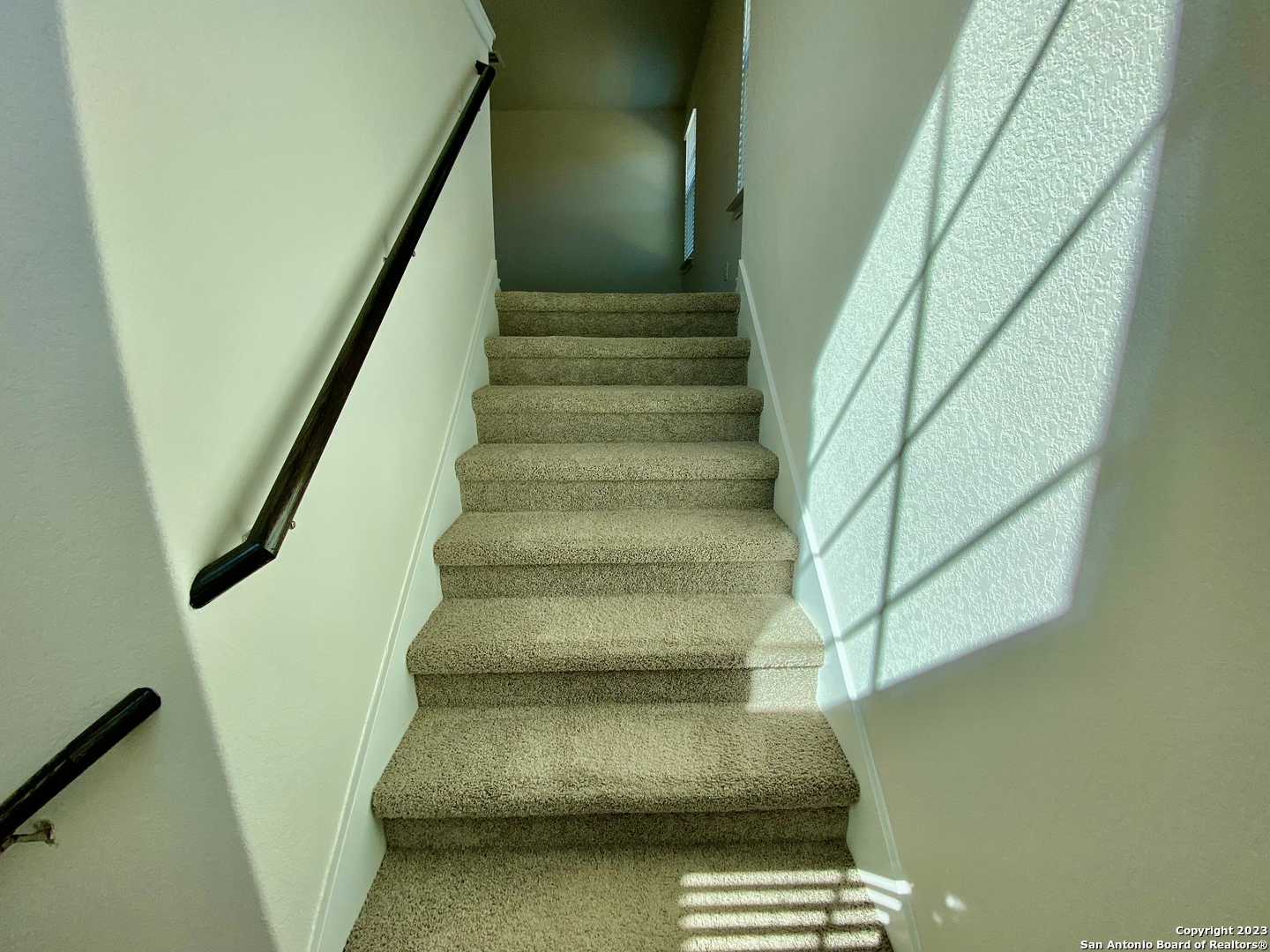 property viewer photo 25