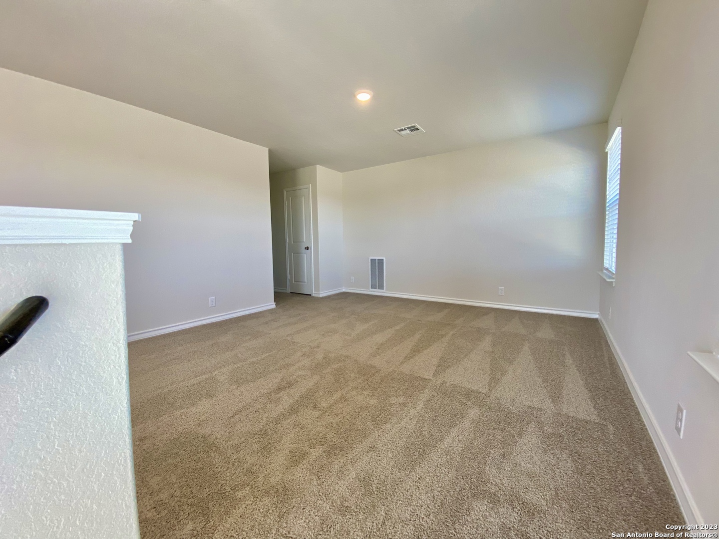property viewer photo 26
