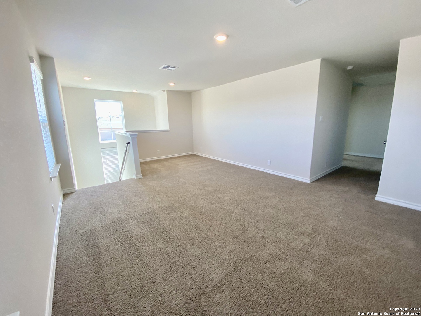 property viewer photo 27