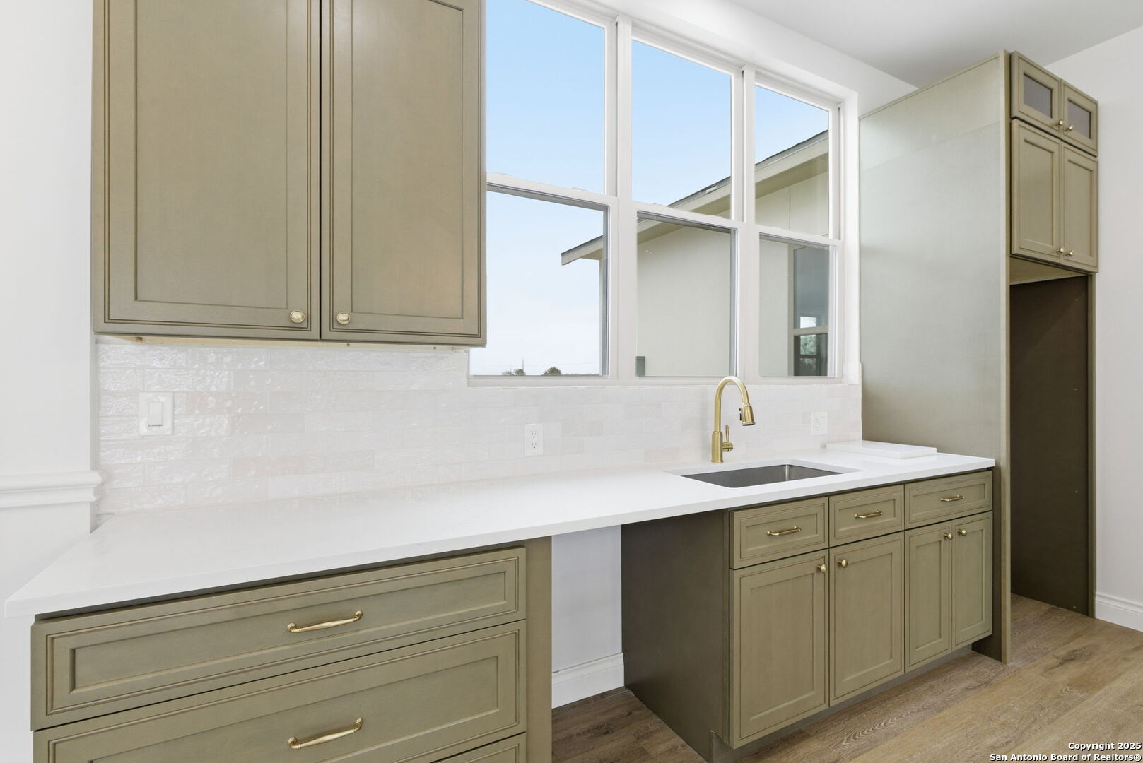 property viewer photo 20