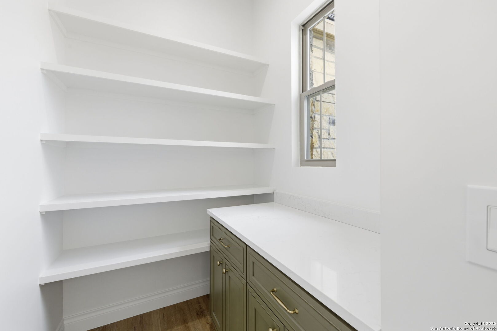 property viewer photo 24