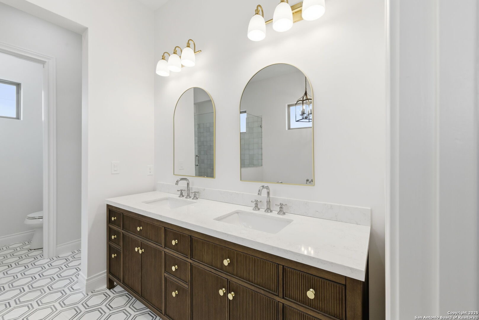 property viewer photo 35