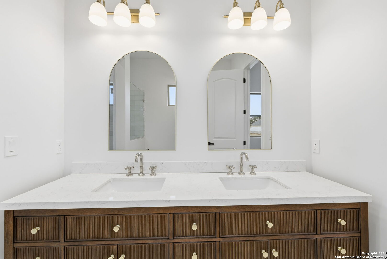 property viewer photo 37
