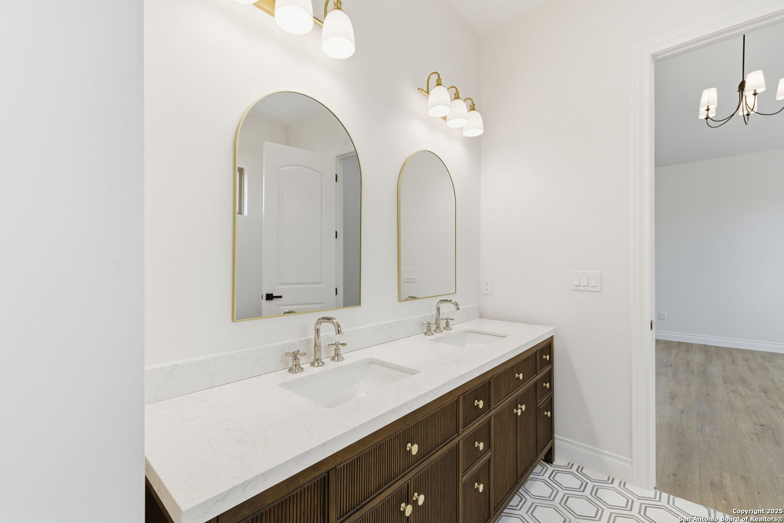 property viewer photo 38