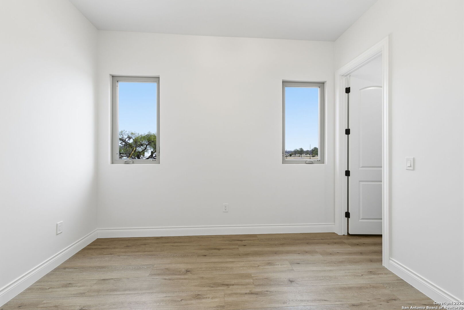 property viewer photo 45