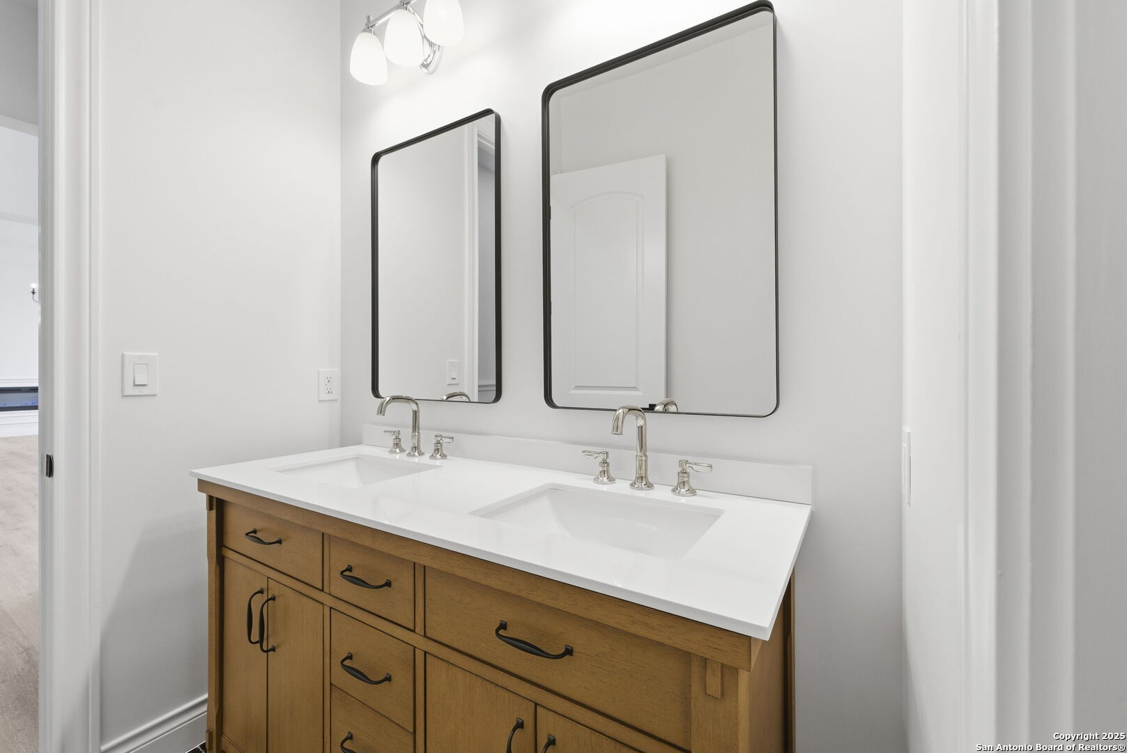 property viewer photo 49