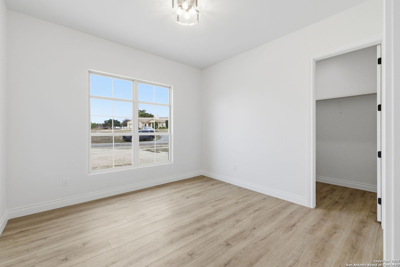 property viewer photo 52