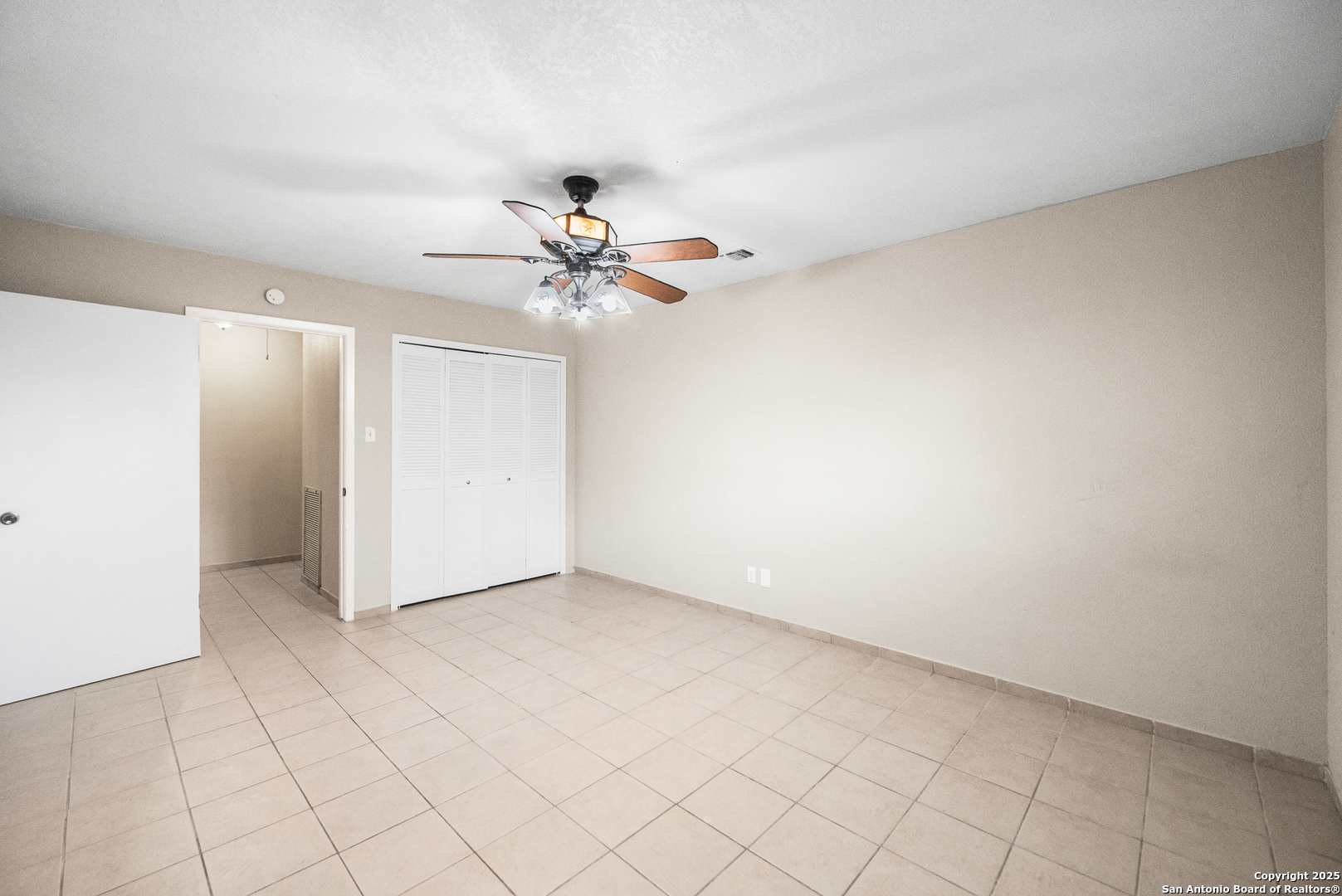 property viewer photo 22