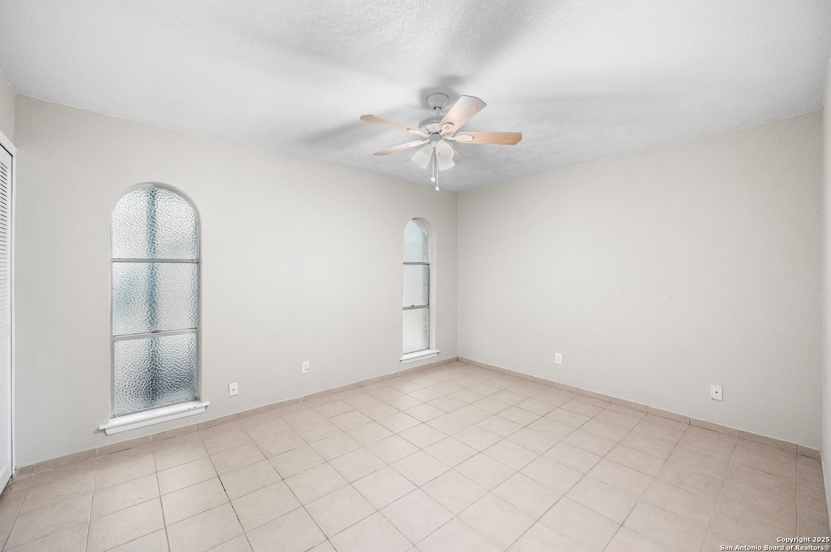 property viewer photo 23