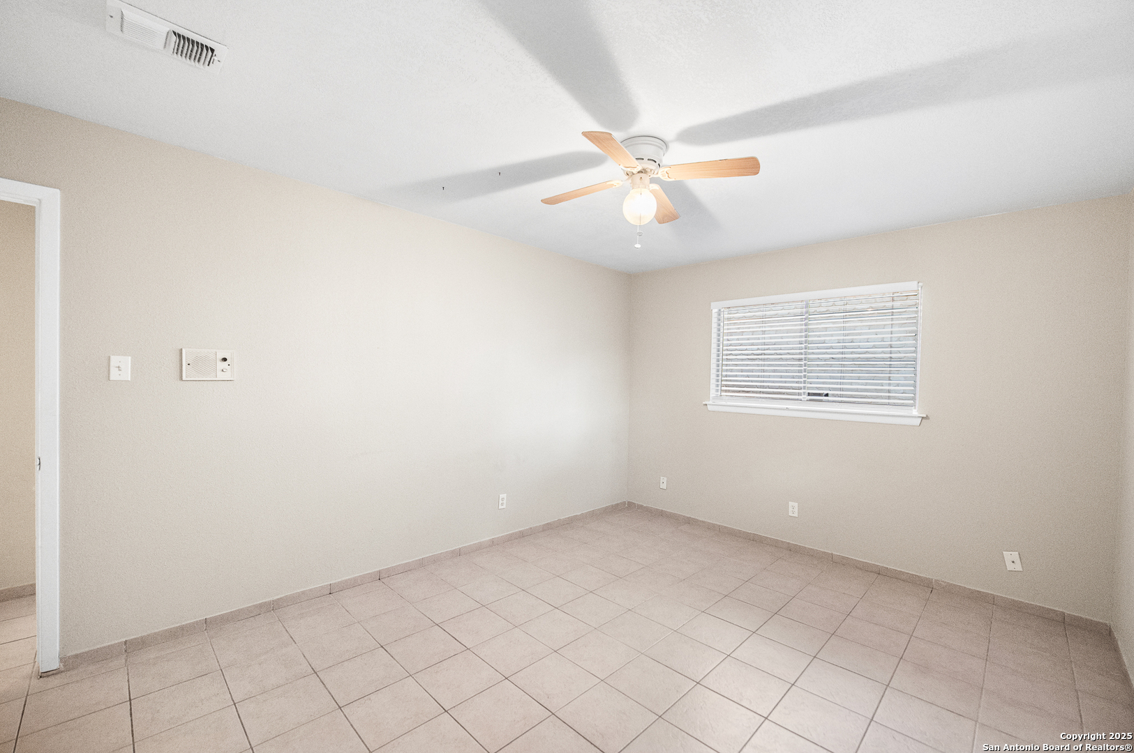 property viewer photo 28