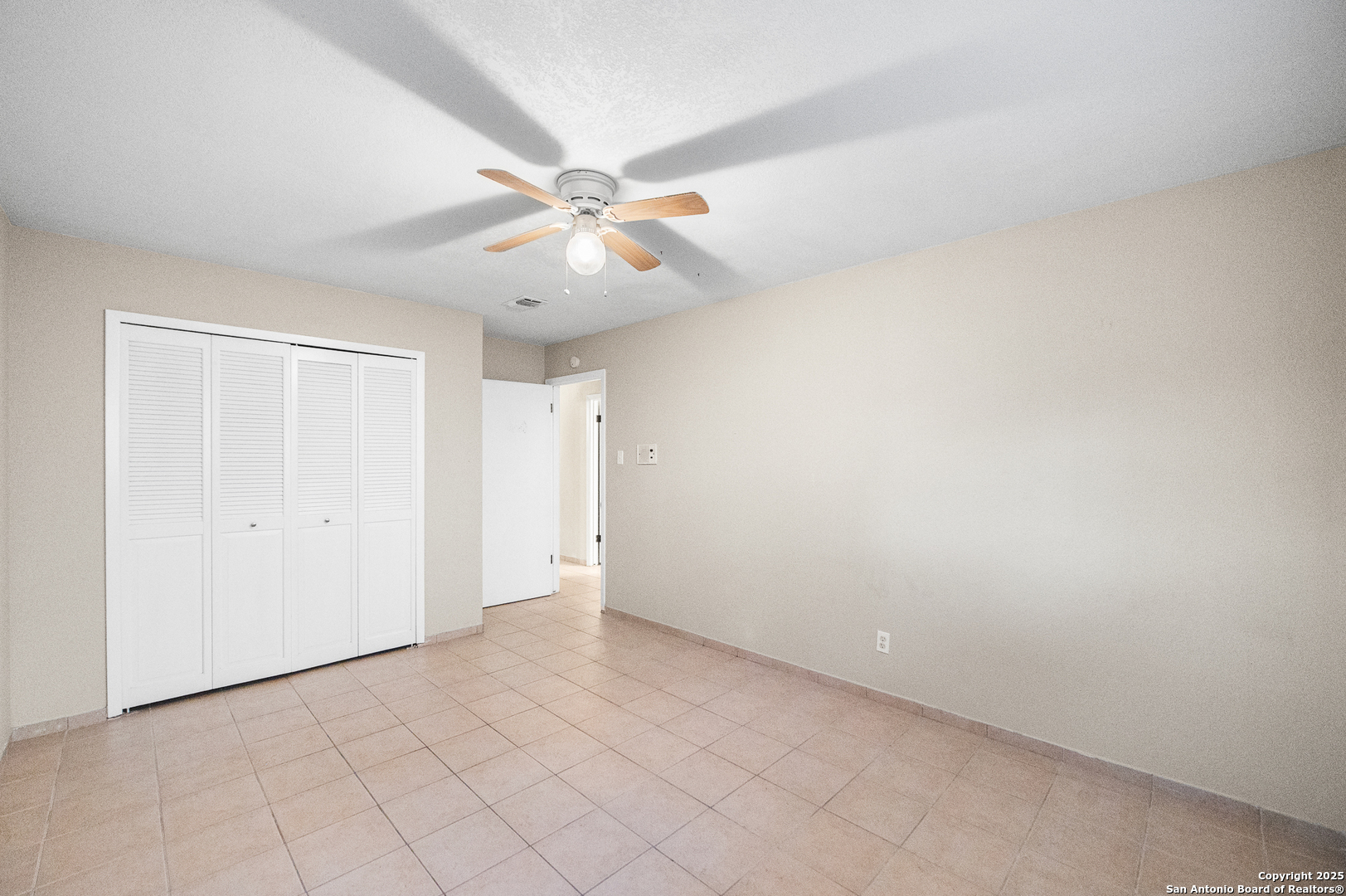 property viewer photo 29
