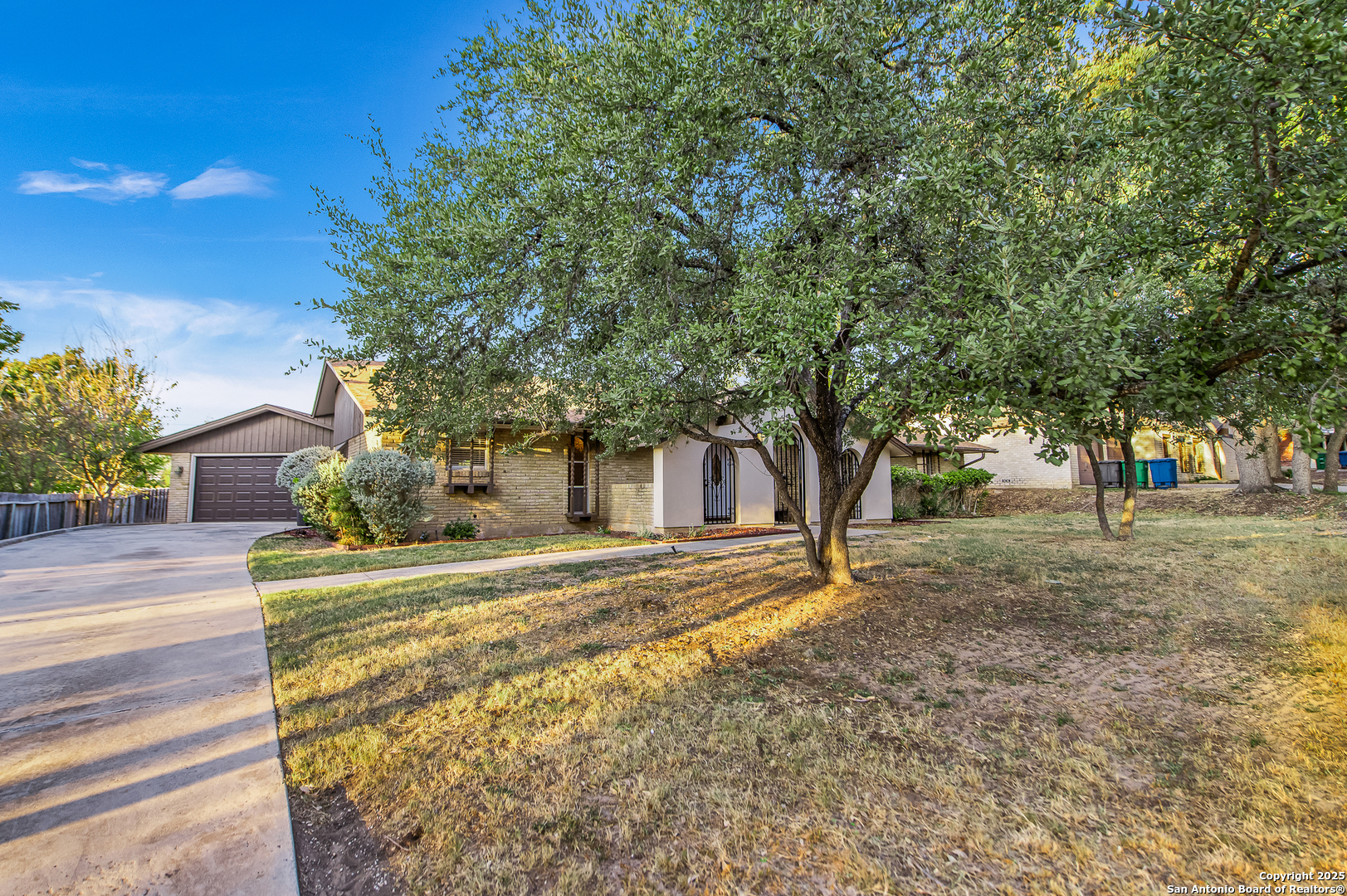 property viewer photo 3