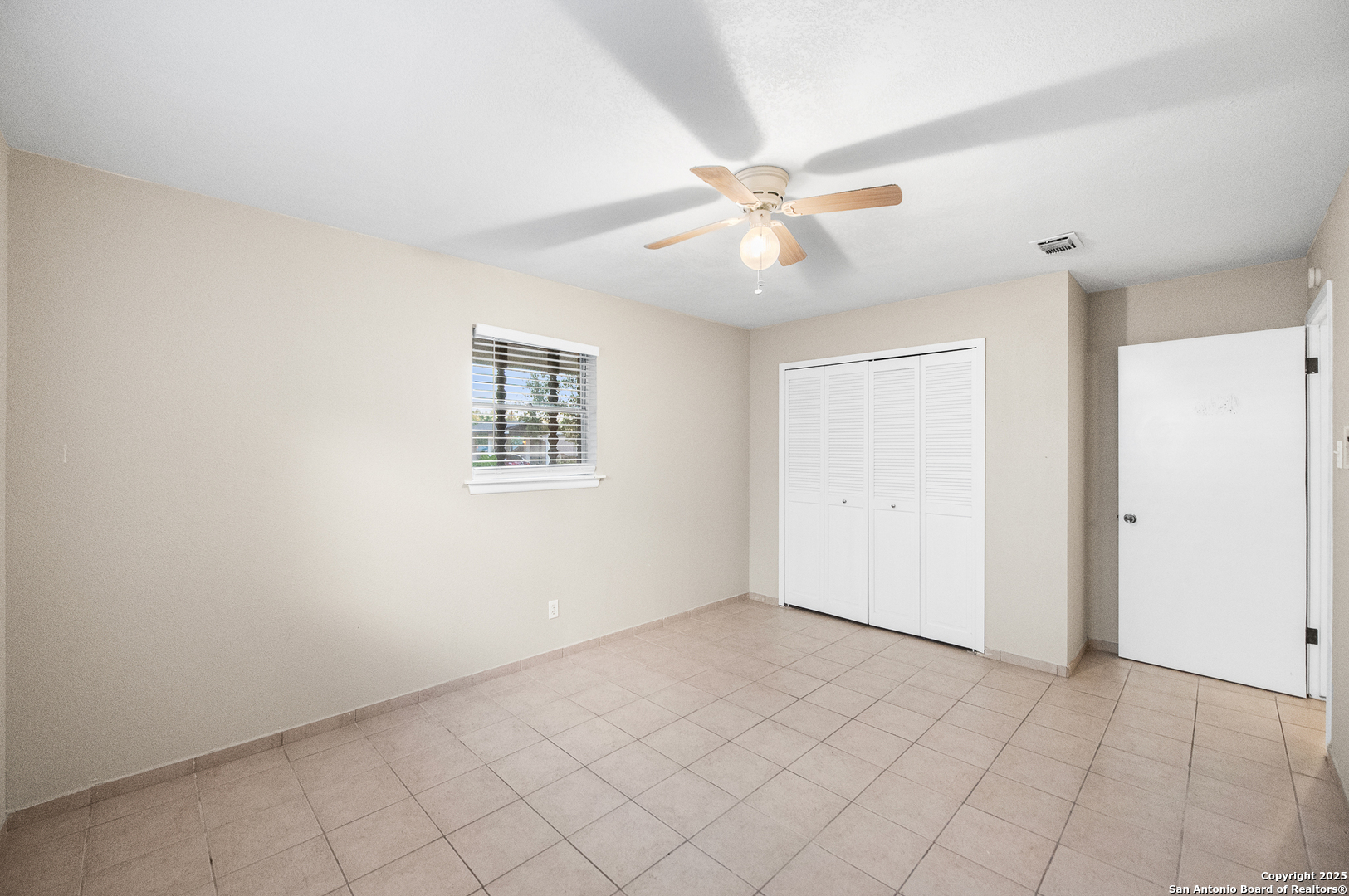 property viewer photo 30