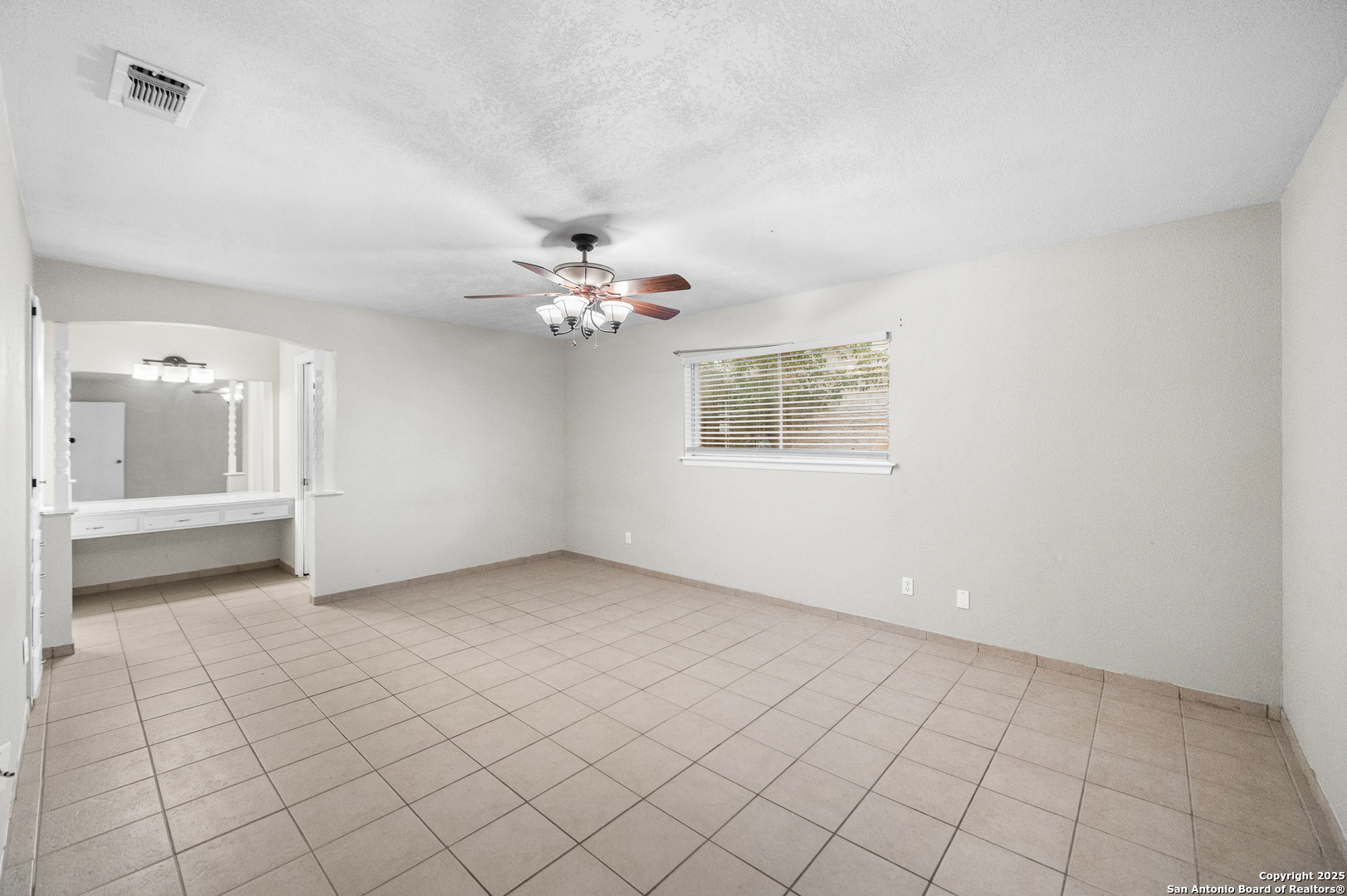 property viewer photo 31