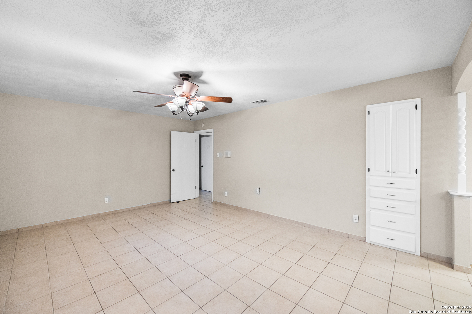 property viewer photo 33