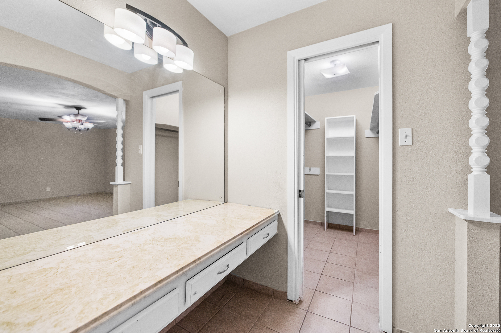property viewer photo 36