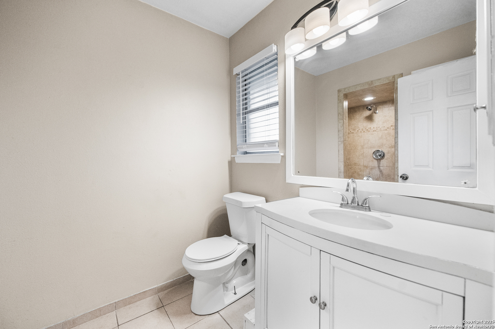 property viewer photo 37