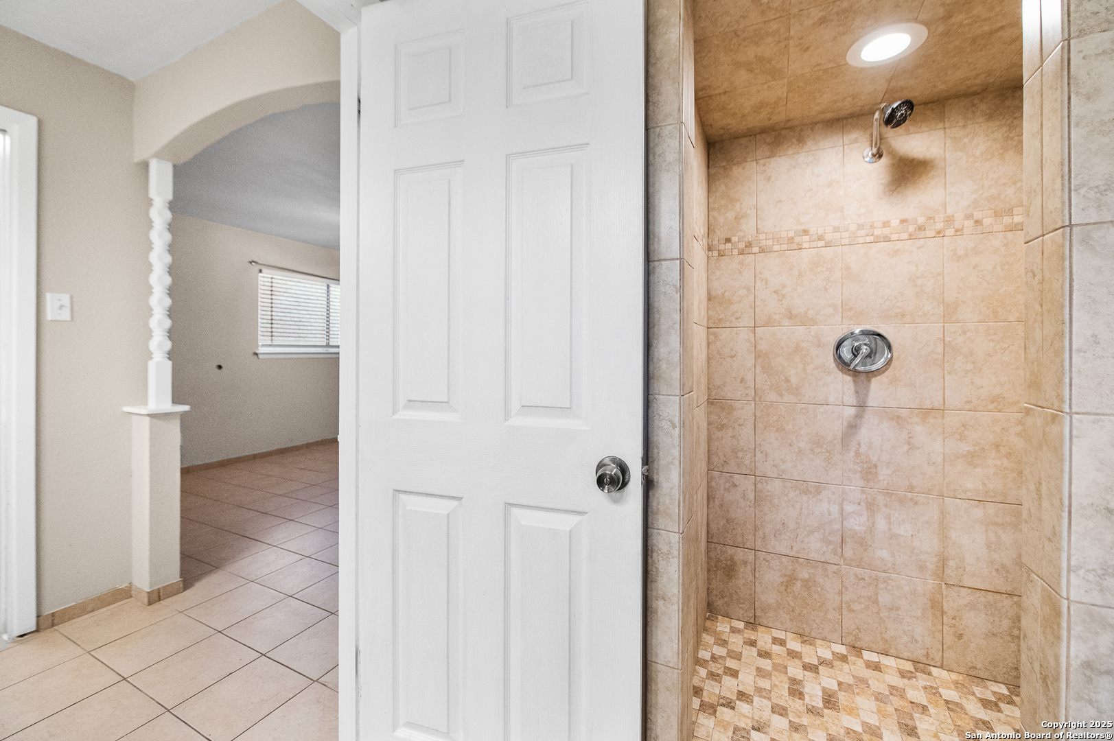property viewer photo 38