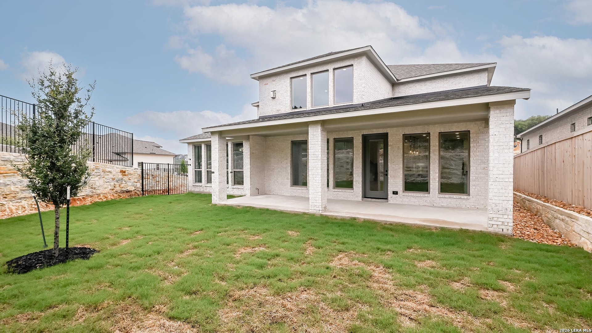 main property photo 20
