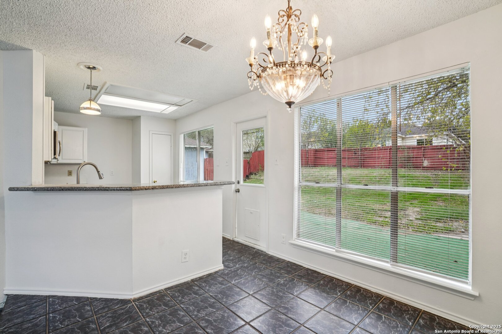property viewer photo 10
