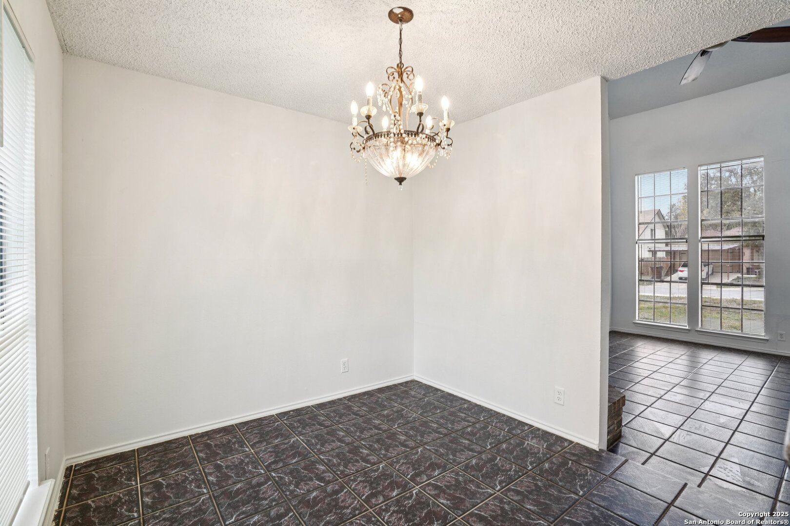 property viewer photo 12