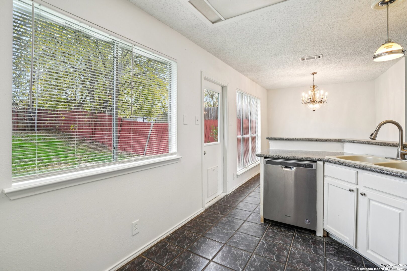 property viewer photo 13