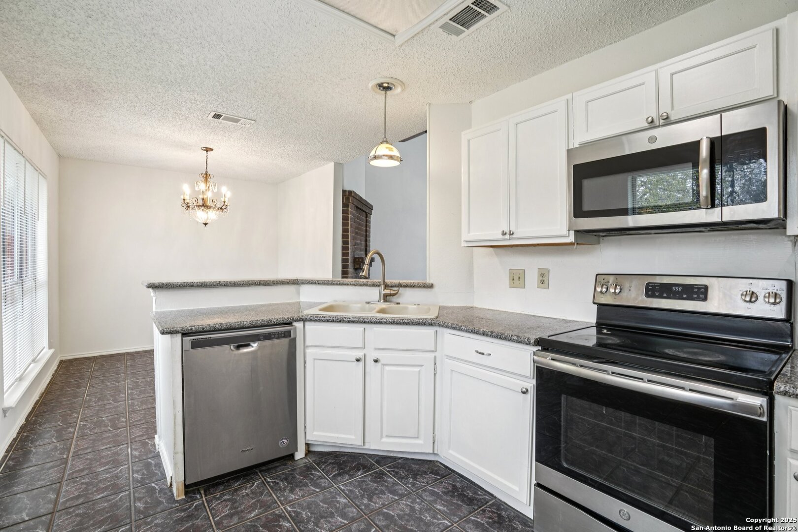 property viewer photo 15