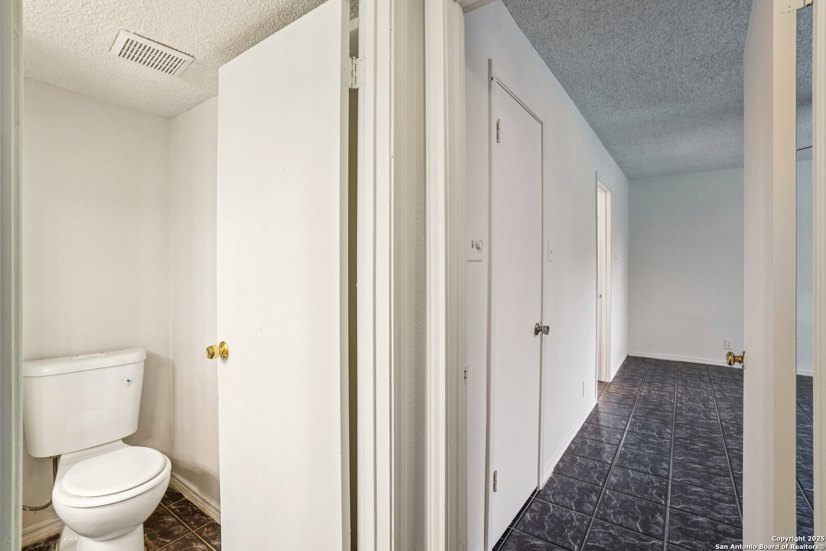 property viewer photo 17