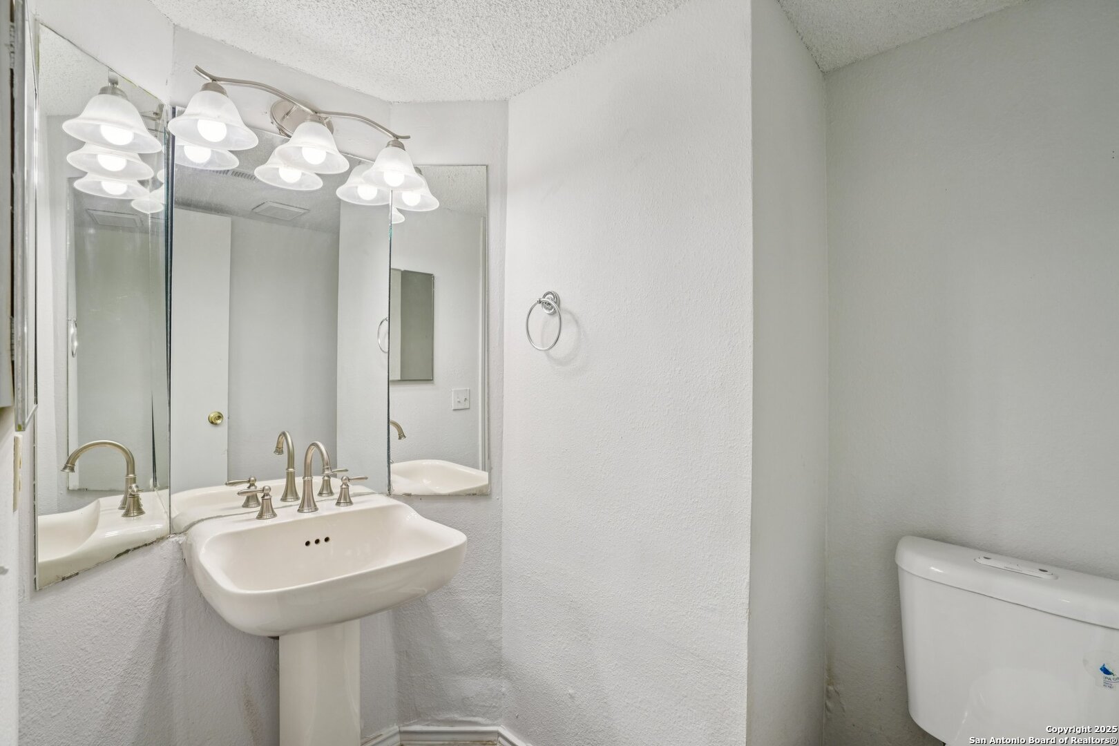 property viewer photo 18