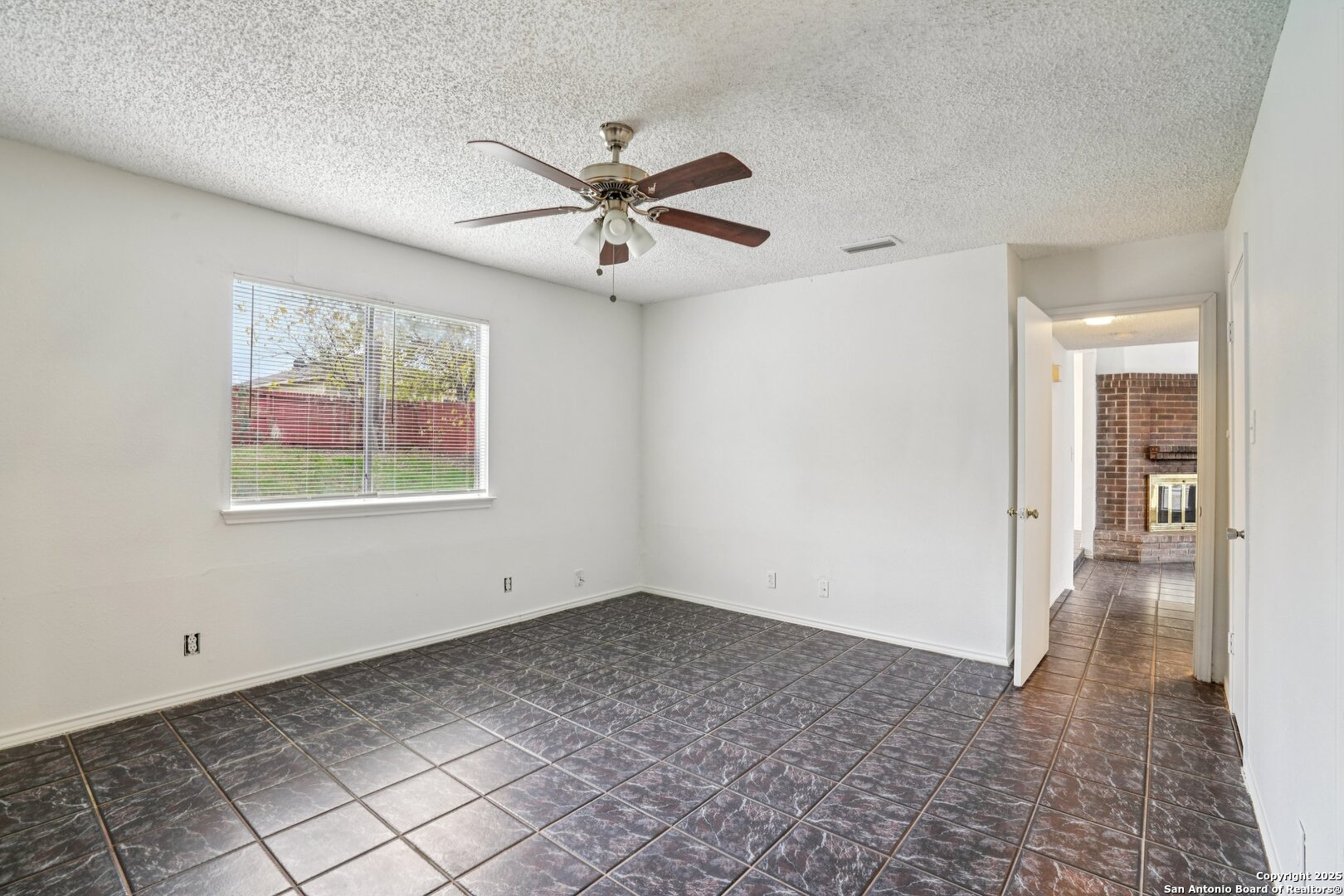 property viewer photo 22