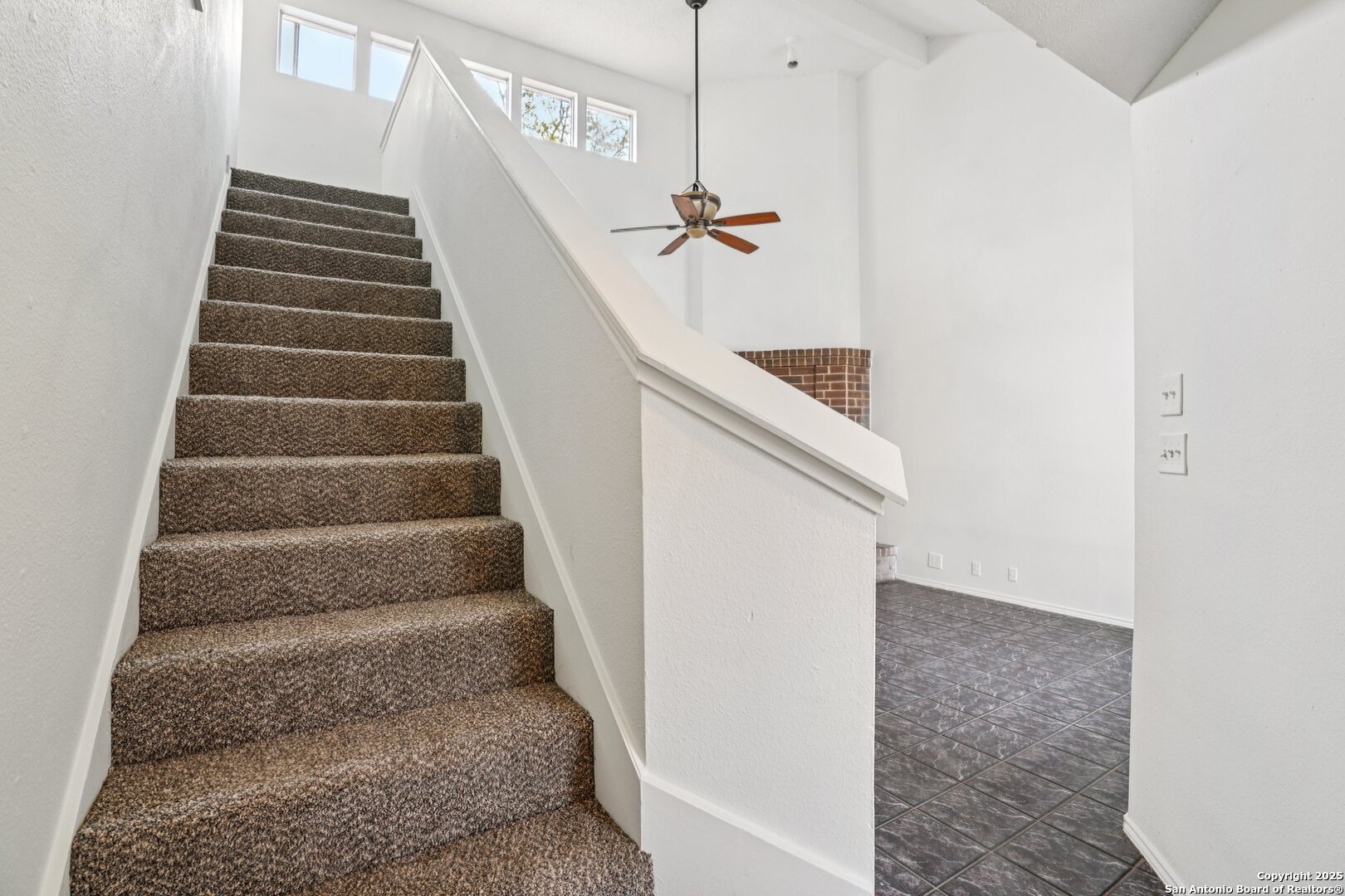 property viewer photo 25