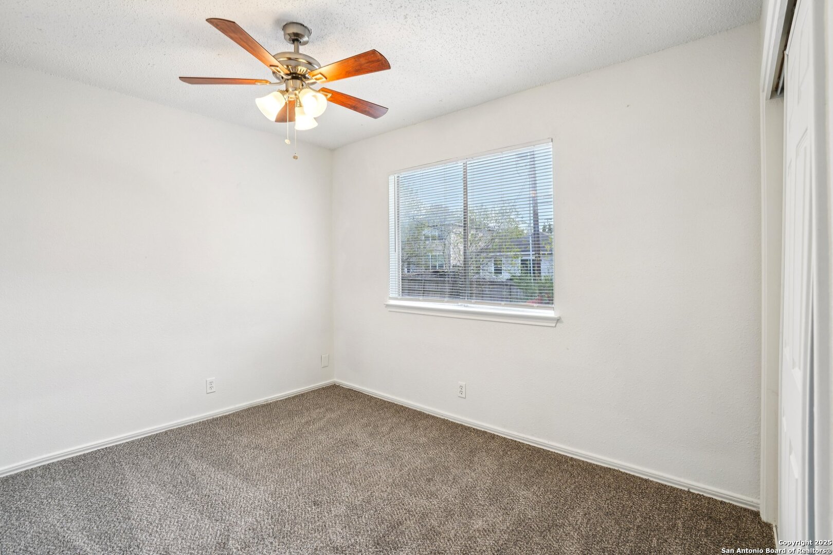 property viewer photo 28