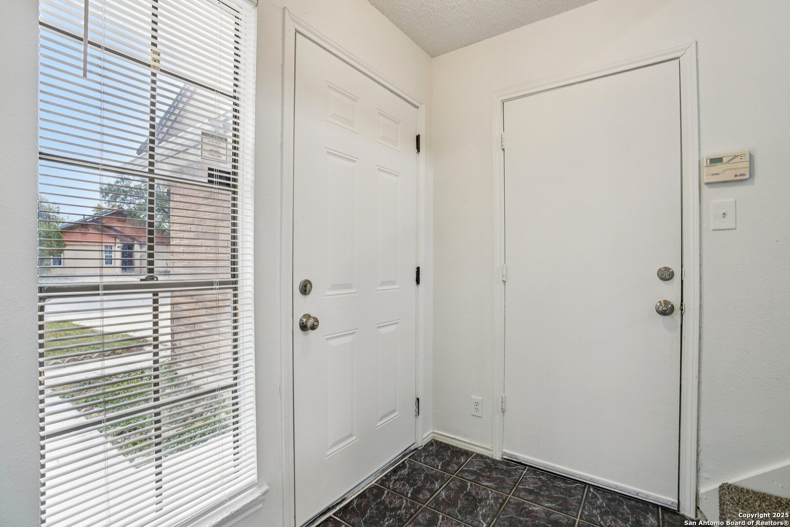 property viewer photo 4