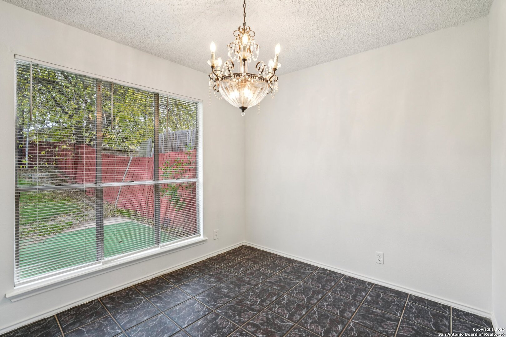 property viewer photo 9